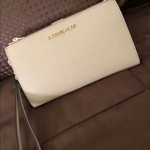 Michael Kors Wristlet